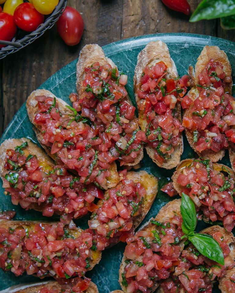 bruschetta with tomato and basil