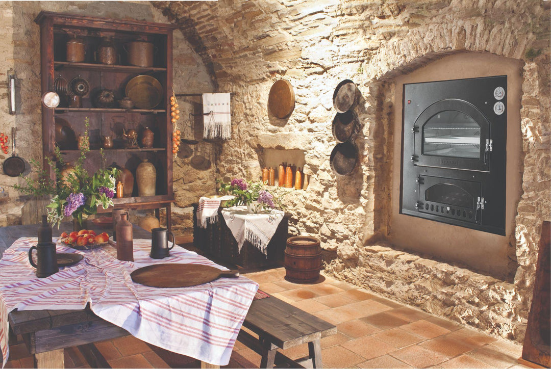 Built in outdoor pizza oven from Fontana Forni in a traditional home for sale